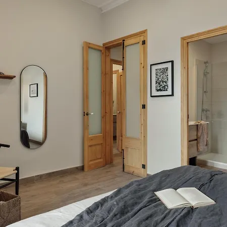 Walla - 3 Bedrooms And Balcony In Eixample Dreta *